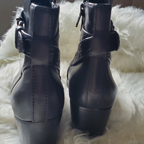 Women's Ankle Booties - Picture 6 of 7